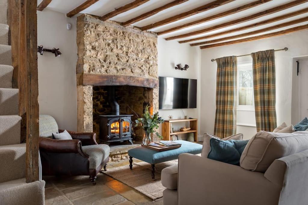 Charming 17Th Century Cotswold Cottage Adlestrop Exterior foto